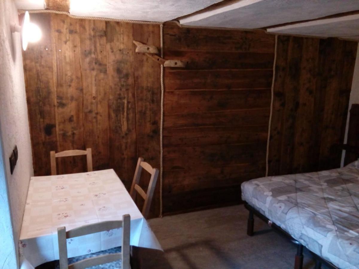 Agri-B&B Lou Col Canosio Eksteriør billede