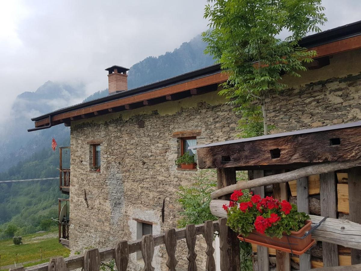 Agri-B&B Lou Col Canosio Eksteriør billede